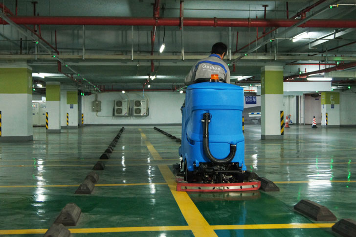 停车场清洁驾驶式拼搏(中国)